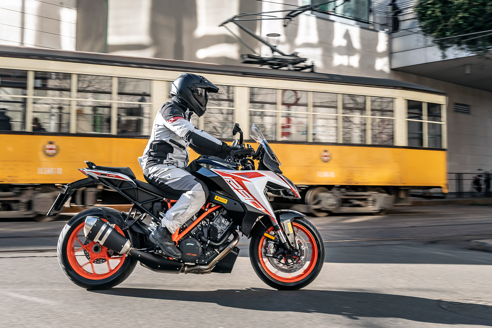 Pirelli Angel GT II Front Tire 120/60Zr17F